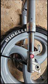 FORCELLA E CERCHI E ALTRO  NRG MC3 PIAGGIO