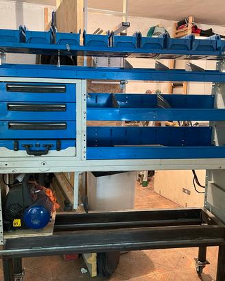 Scaffale syncro per furgone