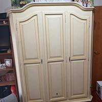 Armadio tre ante  stile classico vero legno