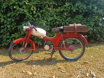 Moto Guzzi elettrica noleggio per  teatro 