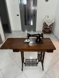 Macchina da cucire antica Singer (matr. MA881002)