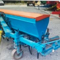 Sarchiatrice mais con concime