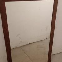 specchio con cornice legno 