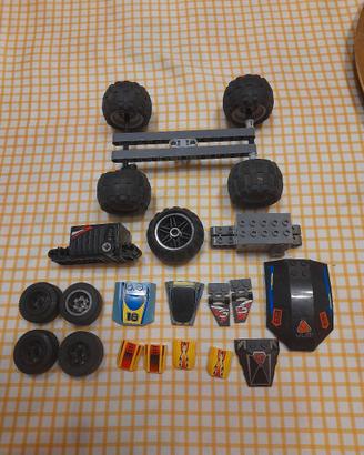 Lego originali,8 ruote,2 motori e pezzi speciali 