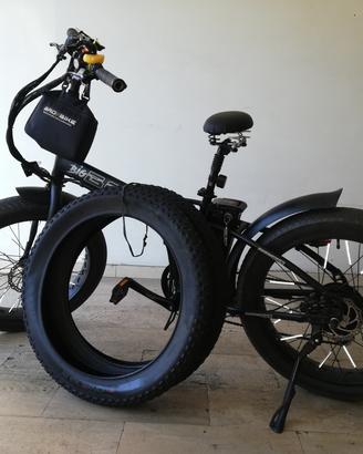 Big Bad Bike 250W ruota alta 24" x 4,00