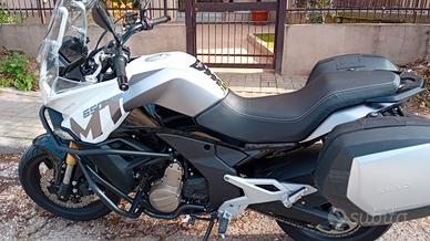 CF Moto 650 MT come nuova