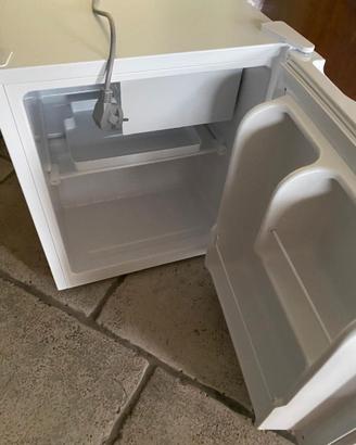 FRIGORIFERO MARCA "AAAMAZE" BIANCO 90 LT.