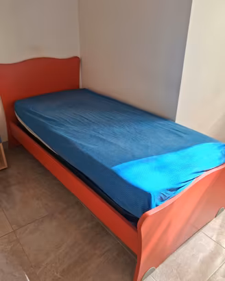 Letto 1 piazza e scrivania