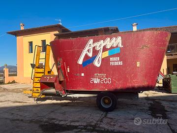 Carro miscelatore per trattore