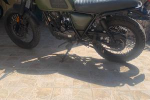 motocicletta 125cc stile scrambler/café racer