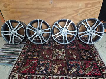 4 Cerchi in lega Nissan da 17" Nuovi