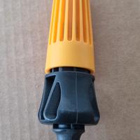 Lancia getto acqua giardino