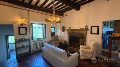 2 LOCALI A BASCHI
