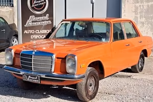 MERCEDES W115 \8 200D - RESTAURO DA ULTIMARE