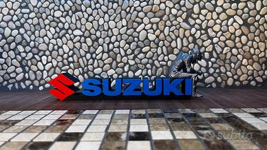 Insegna Suzuki