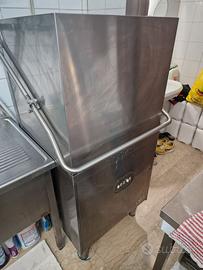 Lavastoviglie professionale