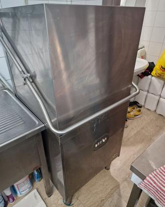 Lavastoviglie professionale
