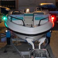 Motoscafo con motore