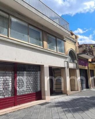Intero stabile a Fiumefreddo di Sicilia