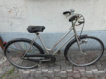 Bicicletta d’epoca vintage originale da restaurare