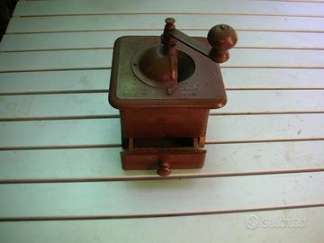 Macinacaffè d'epoca