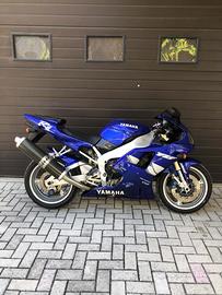 Yamaha R1 anno 1999