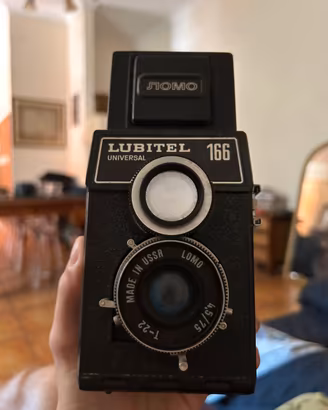 Macchina fotografica: Lubitel 166 TRL sovietica
