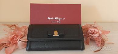 Portafoglio donna Ferragamo NUOVO