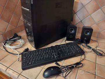 Computer Compact con accessori 