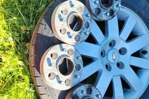 cerchi in lega, gomme e distanziali