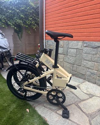 Bici elettrica pedalata assistita mate go