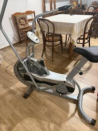 Cyclette ad aria per gambe e braccia