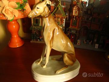 LEVRIERO statua porcellana ZSOLNAY ART DECO