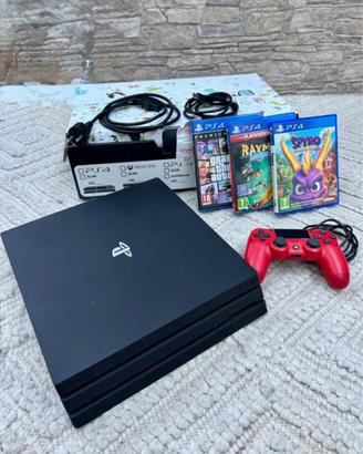 Play Station 4 PRO 1 tb + controller + 3 giochi