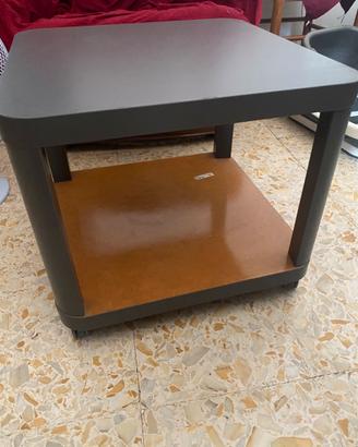 Tavolino con rotelle