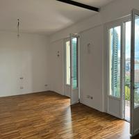 NUOVO 1OMQ CIRCA DI TEAK IND.  MASSELLO