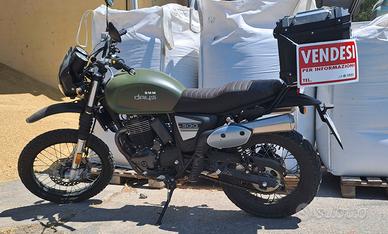 SWM 500 con il pieno di benzina