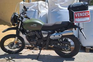 SWM 500 con il pieno di benzina