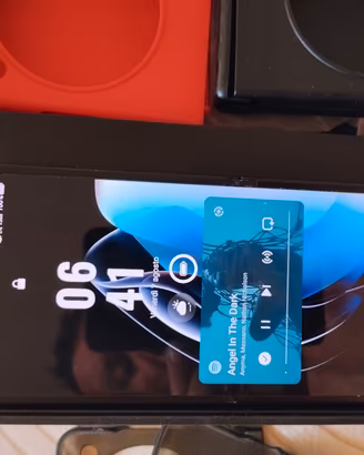 ZTE Nubia N Flip 5G 8+12 giga ram 256 giga scambi 