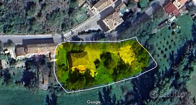 Appartamento arredato con ampi spazi esterni