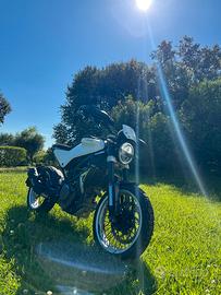 Husquarna svartpilen 401