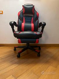 sedia da ufficio rossa e nera