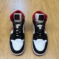 Jordan 1 mid