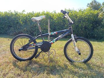 BMX Freestyle Jigsaw con pegs e campanello