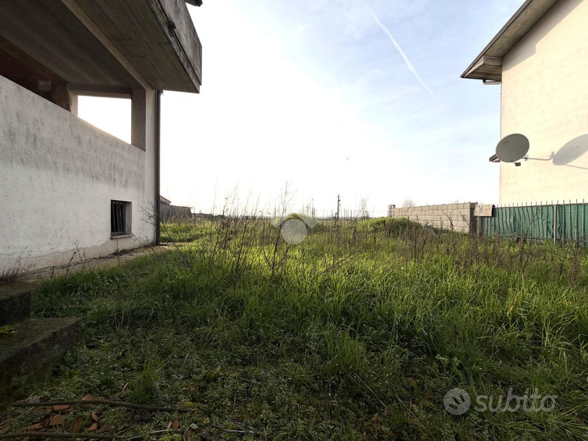 VILLA A SCHIERA D'ANGOLO A CUMIGNANO SUL NAVIGLIO - Vista 3