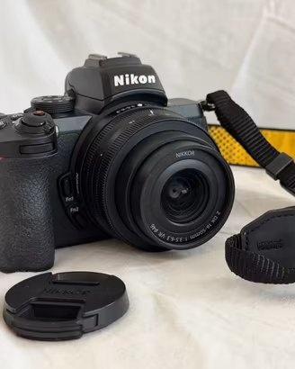 Nikon Z50 + Obiettivo Zoom 16-50