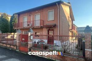 Villa di 369 m² con più di 5 locali e box auto dop