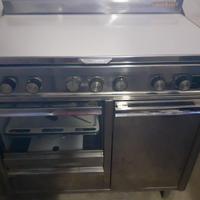Cucina a gas con forno elettrico