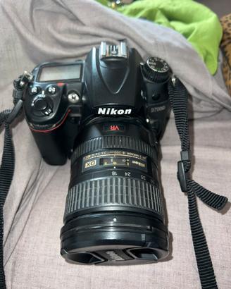 Nikon D7000 + Nikor 18-200 mm