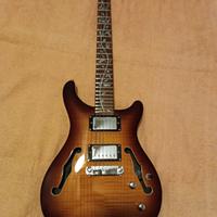 chitarra elettrica semiacustica 